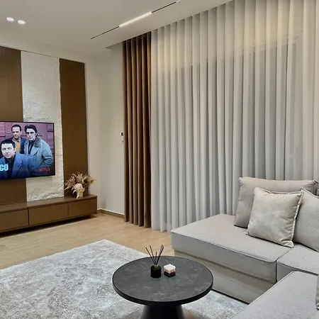 Coastal Luxe Retreat *