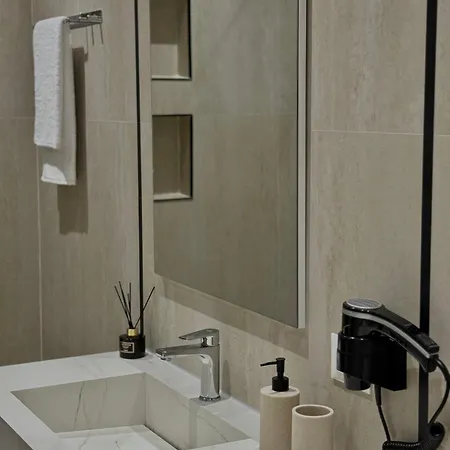 Apartament Coastal Luxe Retreat *