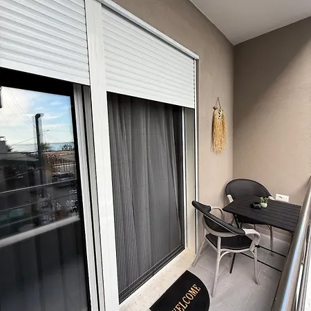 Apartament Coastal Luxe Retreat *